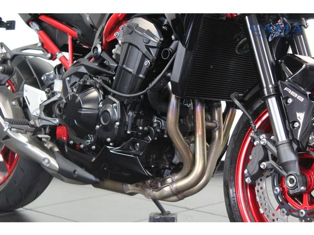kawasaki - z900