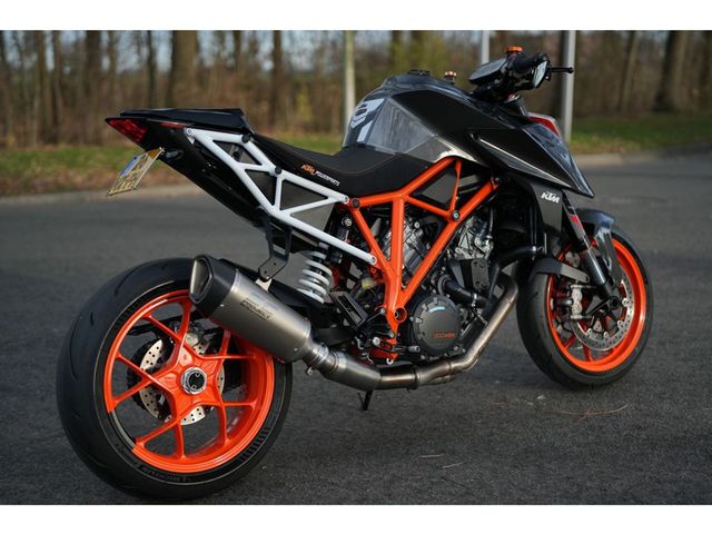 ktm - 1290-super-duke-r