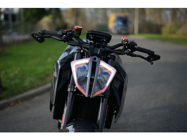 ktm - 1290-super-duke-r