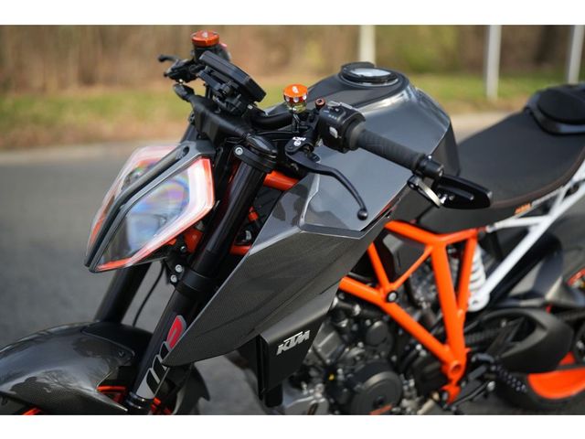 ktm - 1290-super-duke-r