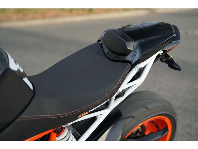 ktm - 1290-super-duke-r