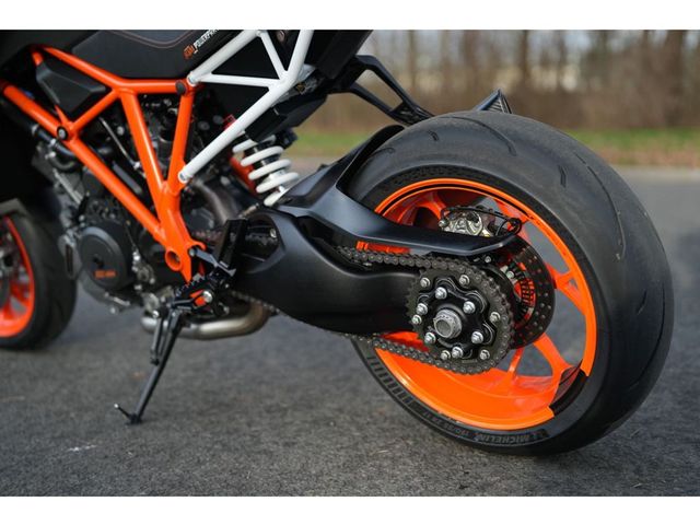 ktm - 1290-super-duke-r