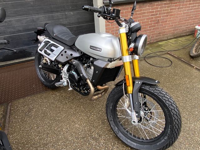 fantic - caballero-500-scrambler