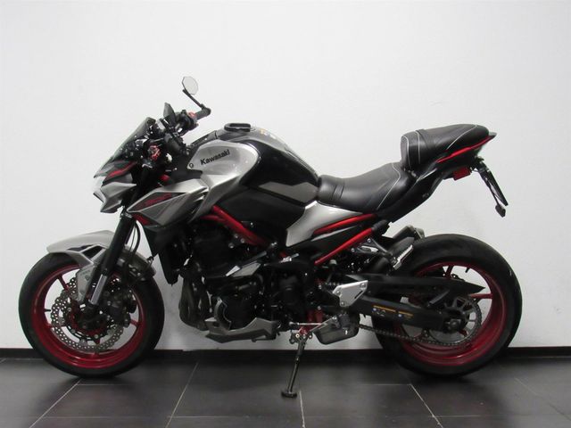 kawasaki - z900