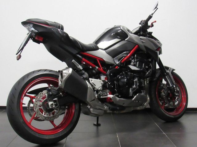 kawasaki - z900