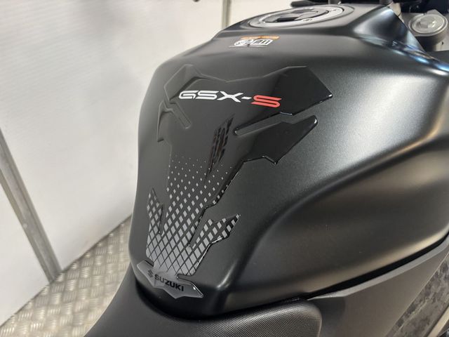 suzuki - gsx-s-950