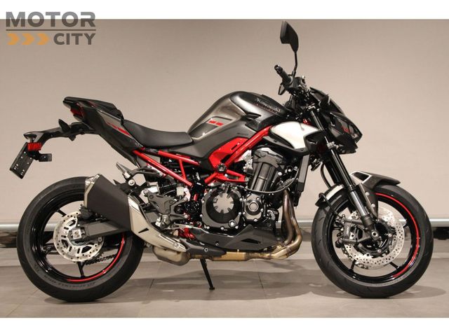 kawasaki - z900