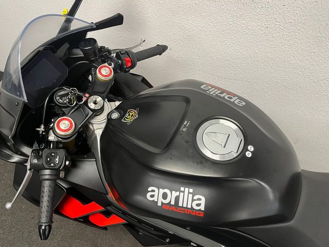 aprilia - rsv-4-r