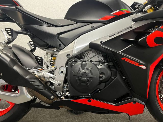 aprilia - rsv-4-r