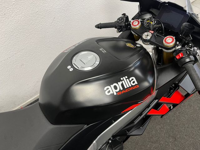 aprilia - rsv-4-r