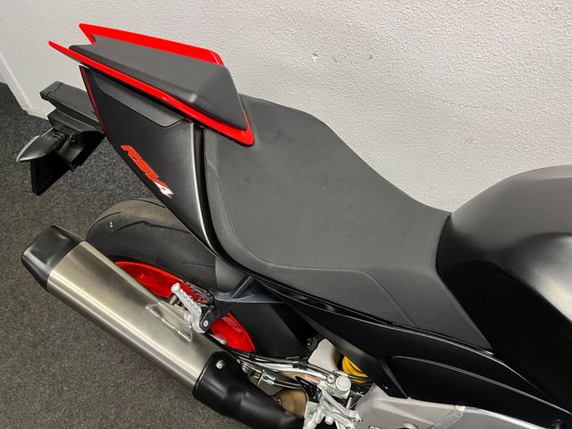 aprilia - rsv-4-r