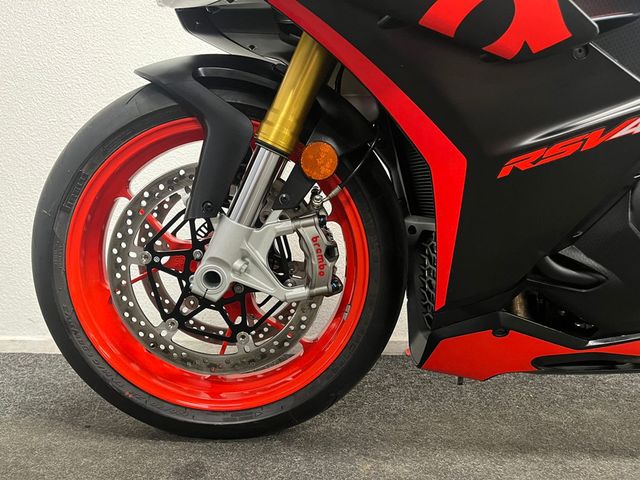 aprilia - rsv-4-r