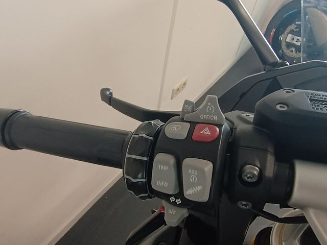 bmw - r-1200-rs