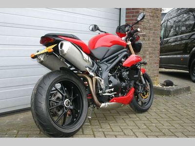 TRIUMPH SPEED TRIPLE – foto 3