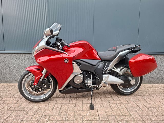 honda - vfr-1200-f