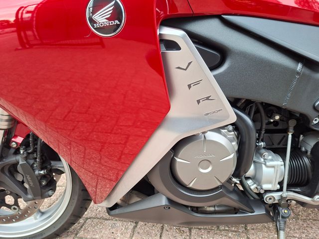honda - vfr-1200-f