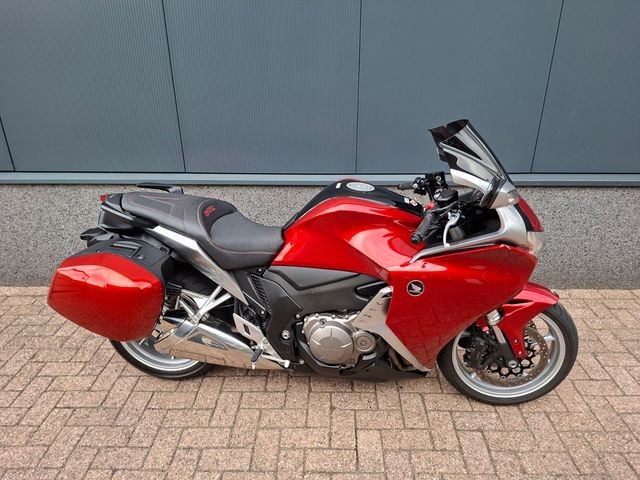 honda - vfr-1200-f