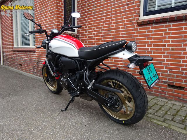 yamaha - xsr-700-abs