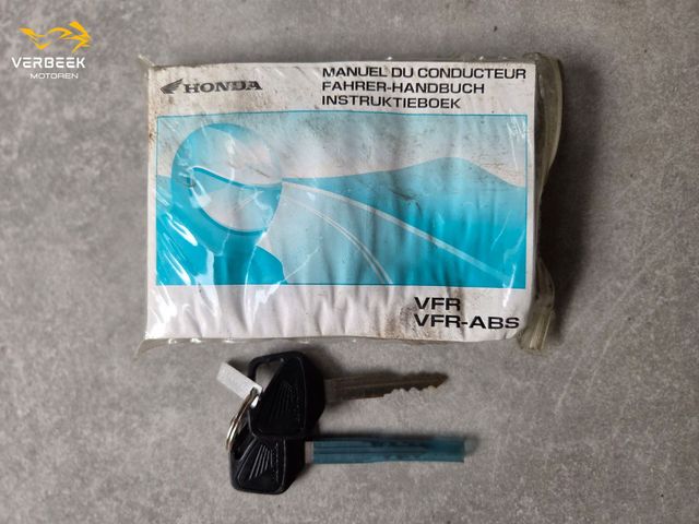 honda - vfr-800-fi-vtec-abs