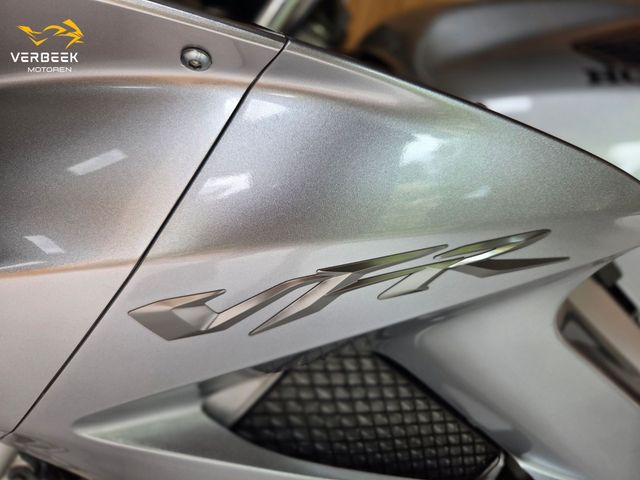 honda - vfr-800-fi-vtec-abs