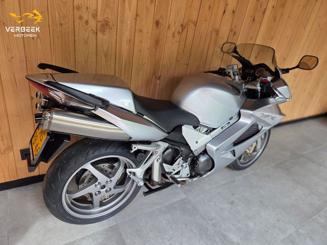honda - vfr-800-fi-vtec-abs