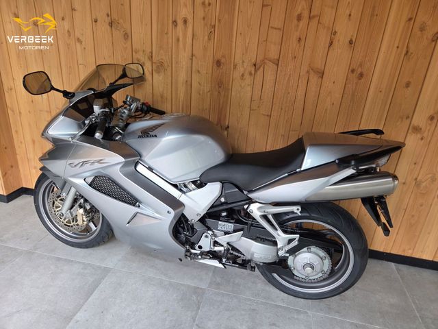 honda - vfr-800-fi-vtec-abs