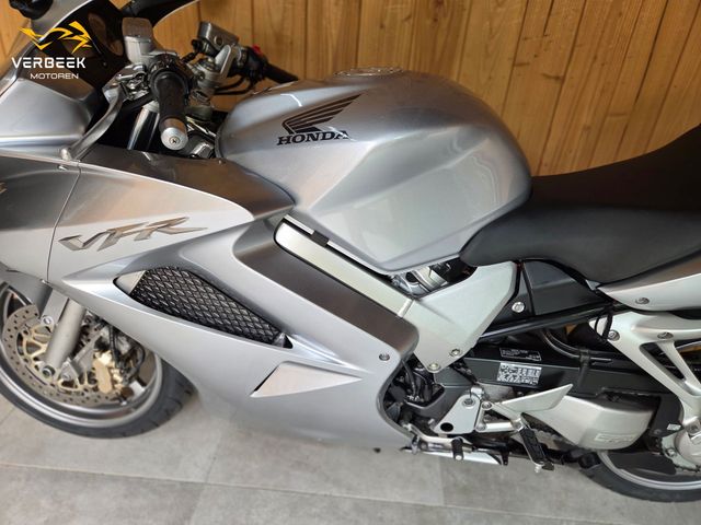 honda - vfr-800-fi-vtec-abs