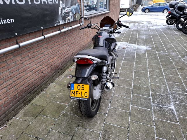 moto-guzzi - breva-750