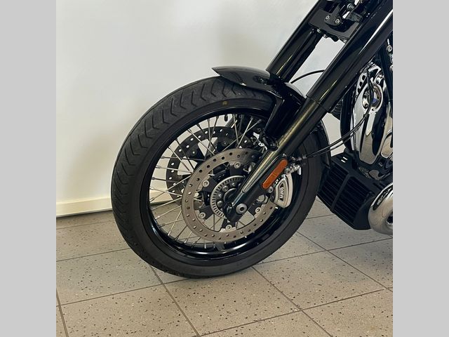 bmw - r-18