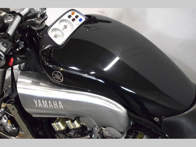 yamaha - vmx-1200-v-max