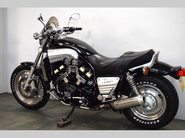 yamaha - vmx-1200-v-max