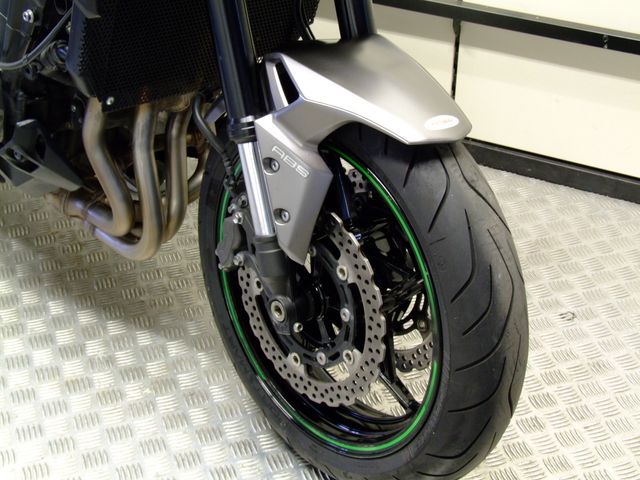 kawasaki - z900