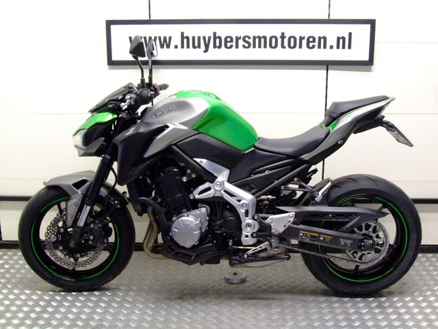 kawasaki - z900
