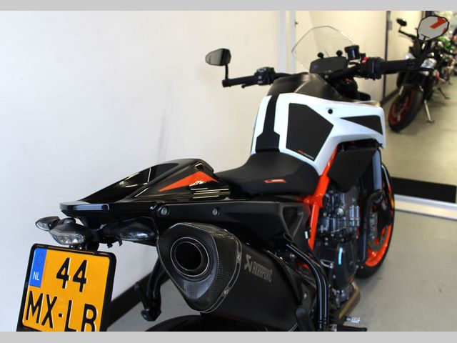ktm - 890-duke-r