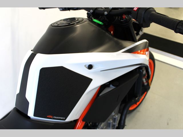 ktm - 890-duke-r