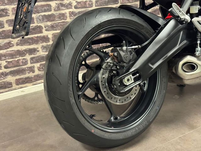 triumph - daytona-660