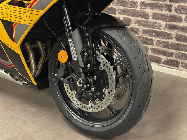 triumph - daytona-660