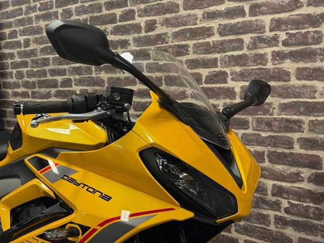 triumph - daytona-660