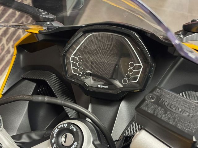 triumph - daytona-660