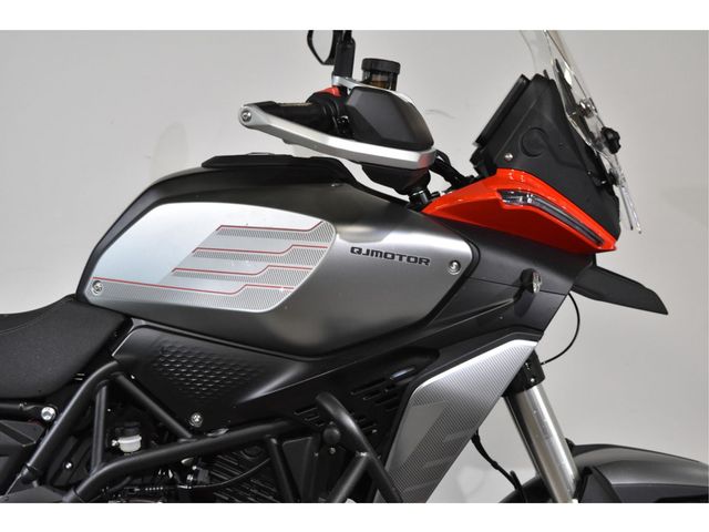 QJMOTOR - srt-700-x-touring
