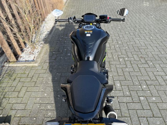 kawasaki - z900
