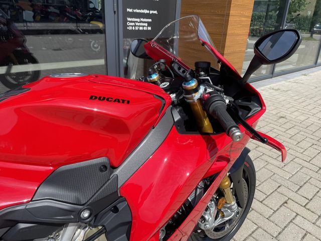 ducati - panigale-v4-s