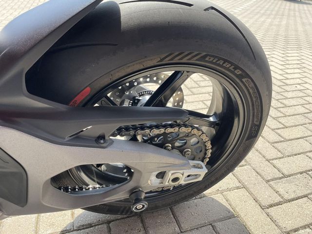 ducati - panigale-v4-s