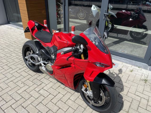 ducati - panigale-v4-s