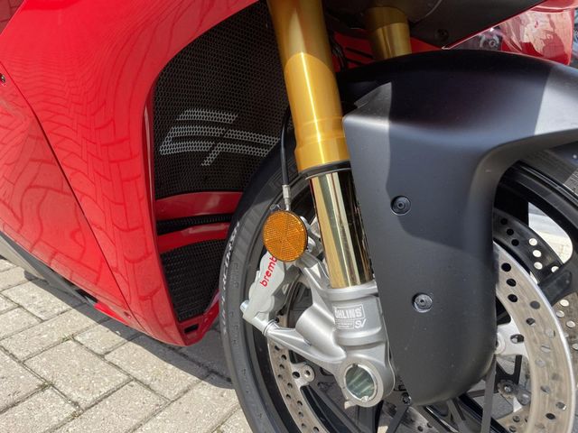 ducati - panigale-v4-s