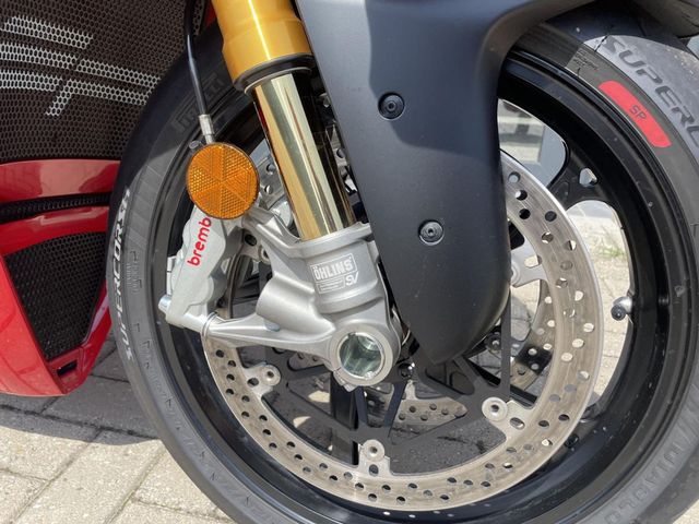 ducati - panigale-v4-s