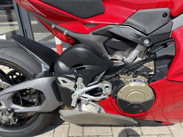 ducati - panigale-v4-s