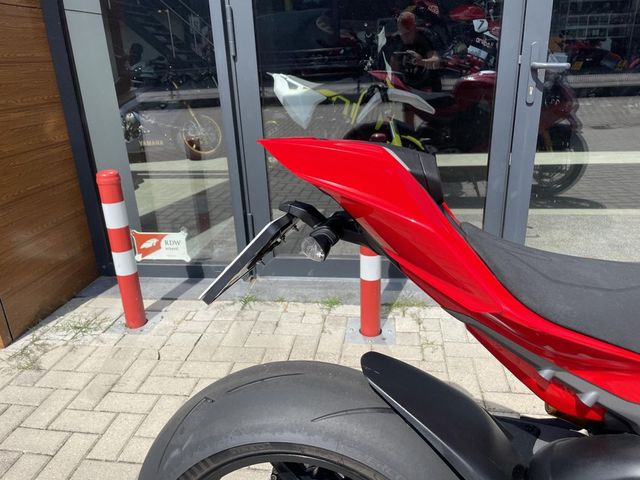 ducati - panigale-v4-s