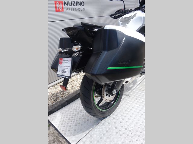 kawasaki - versys-650-grand-tourer