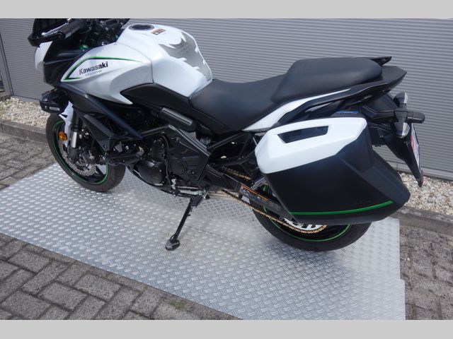 kawasaki - versys-650-grand-tourer